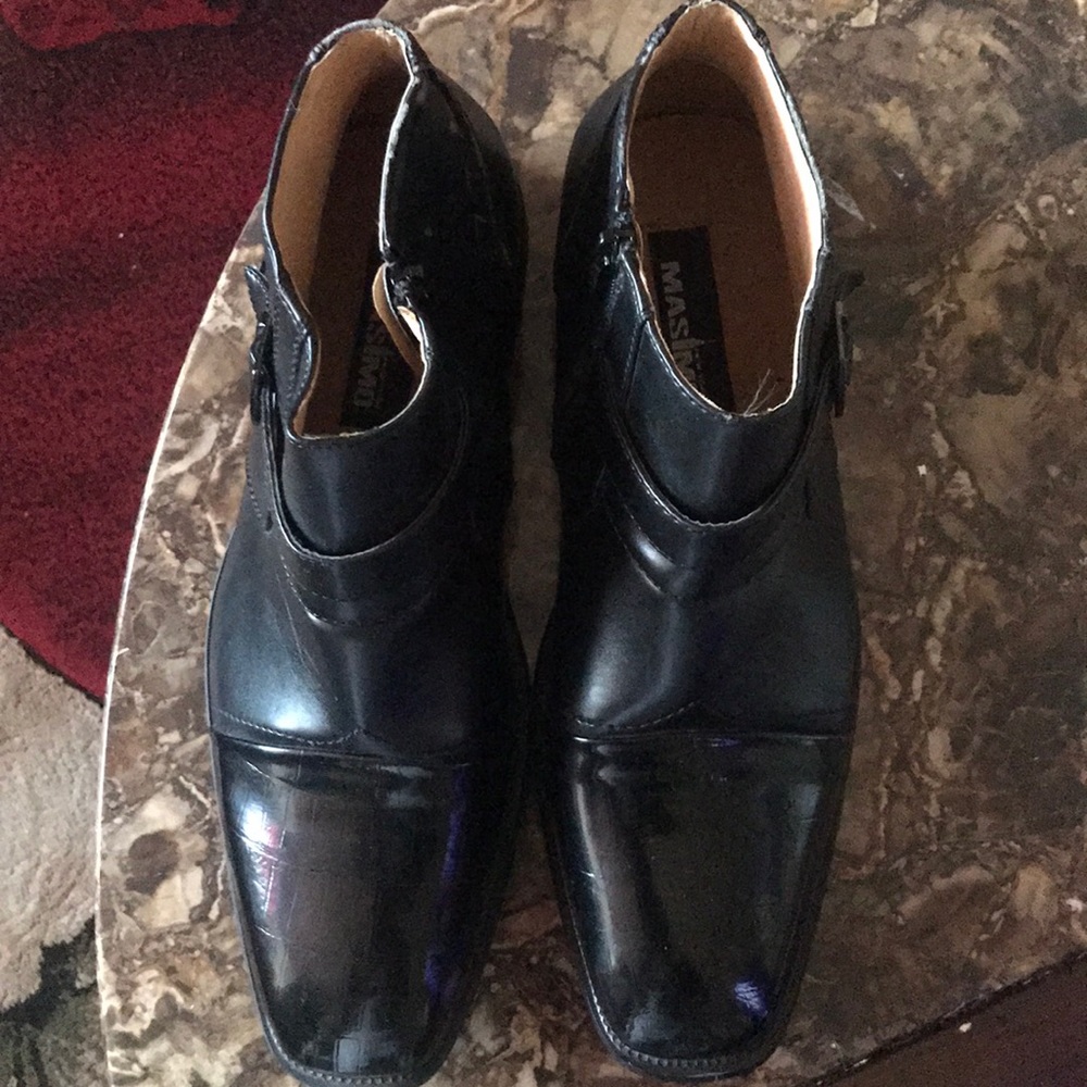 Shoes - Picture 2 of 5